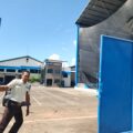 Wartawan sempat ambil foto pintu gerbang PT Lundin Industry Invest
