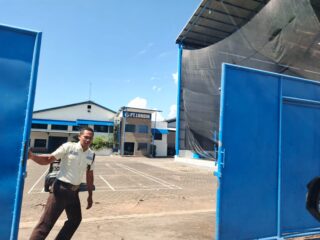 Wartawan sempat ambil foto pintu gerbang PT Lundin Industry Invest