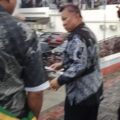 Foto : Awak media meminta wawancara singkat dengan Dirut BSG Revino Pepah, terkait berita yang viral dan perlu adanya hak jawab agar berimbang. Namun Dirut BSG Revino Pepah hanya berpaling aja