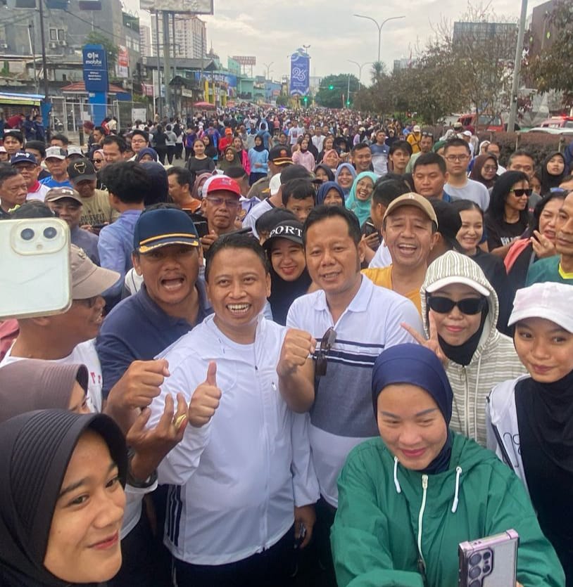 Ket Gambar: Walikota Depok bersama Ketua dan Sekretaris DPD Partai Nasdem Kota Depok dan Masyarakat Depok di CFD Margonda