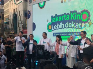 Gubernur DKI Jakarta Pramono Anung, Wakil Gubernur Rano Karno, dan Kepala Dinas Kominfotik DKI Jakarta Budi Awaluddin bersama jajaran saat pembukaan acara “Jakarta Kini Lebih Dekat” di Terowongan Kendal, Rabu (28/5/2025).