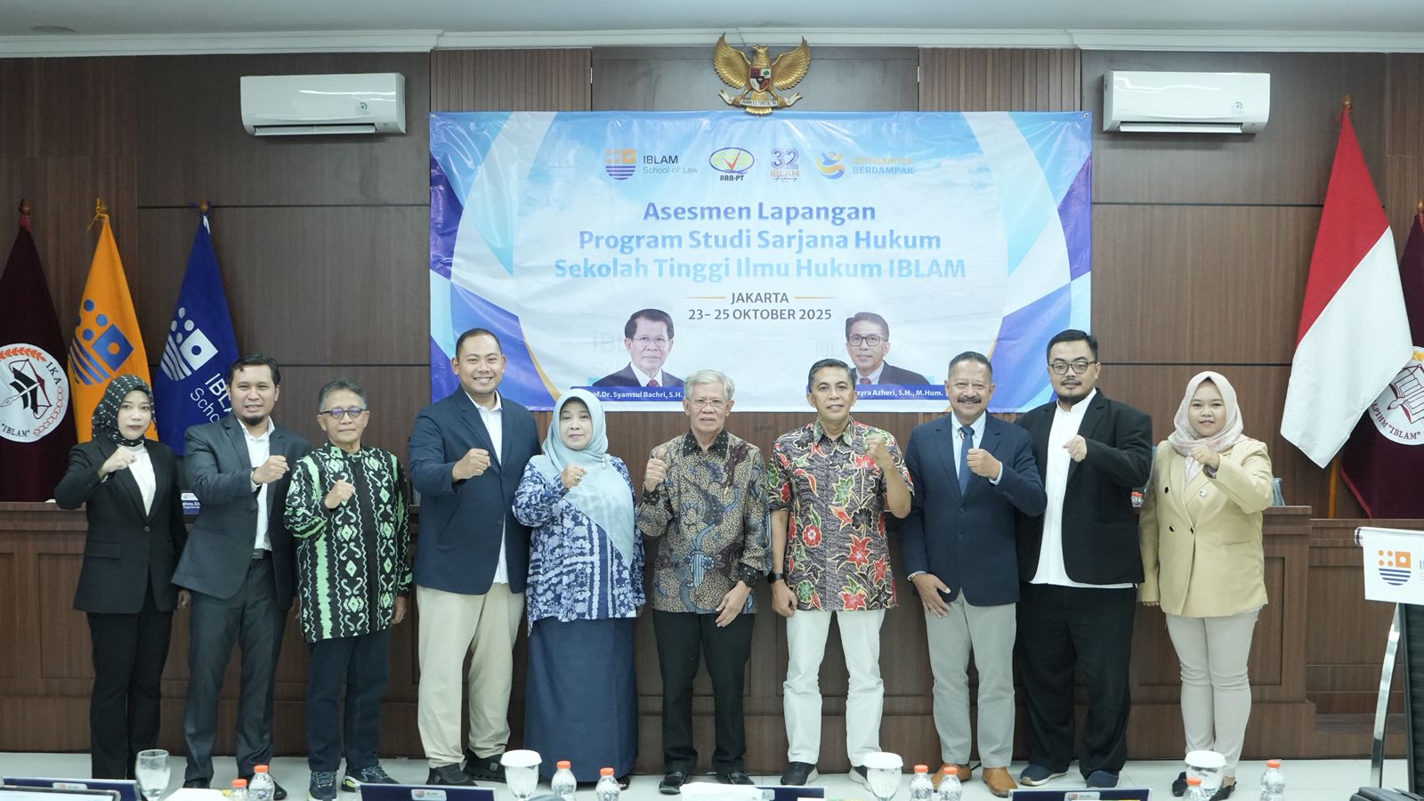 Jajaran Pengurus Yayasan LPIHM IBLAM dan Prodi STIH IBLAM bersama Asesor dari BAN-PT.