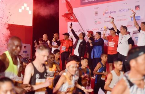 Menteri Pemuda dan Olahraga (Menpora) RI Erick Thohir menghadiri Bank Jateng Borobudur Marathon 2025 di kompleks Taman Lumbini, Candi Borobudur, Magelang, Jawa Tengah (Jateng), Minggu (16/11) pagi. Menpora sekaligus melepas para peserta lari yang terbagi dalam tiga nomor meliputi Marathon, Half Marathon, dan 10K.(foto:bagus/kemenpora.go.id)