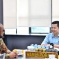 Wakil Menteri Pemuda dan Olahraga Republik Indonesia (Wamenpora RI), Taufik Hidayat, menerima Vice President Head Public Affairs and Goverment Relations PT Nestle Indonesia, Darnifawan bersama jajaran di Kemenpora, Jakarta, Kamis (20/11).(foto:Andre/kemenpora.go.id)