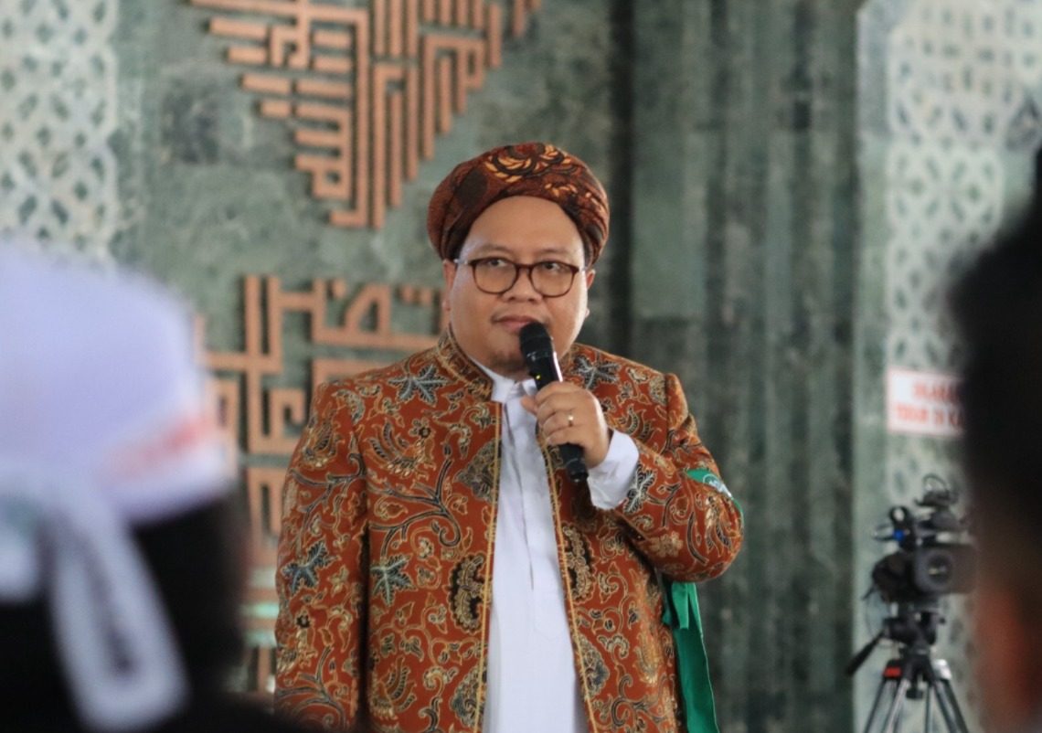 Direktur Utama Baitul Maqdis Institute, Ustadz K.H. Fahmi Salim, Lc., M.A., saat menyampaikan pandangan terkait isu Palestina dalam sebuah forum kajian. (Foto: Mujahid Dakwah / mujahiddakwah.com)