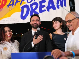 Kemenangan Zohran Mamdani: Membaca Realitas Politik Amerika dari Kacamata Aktivis Risalah Amar