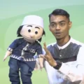 Kak Syaf dan Ciko dalam program Ceria tema 'Menikmati Salat' yang disiarkan TV Muhammadiyah, Selasa (4/3). Foto: Tangkap layar YouTube tvMu Channel.