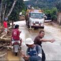 Foto : Empat kecamatan yang hingga kini belum sepenuhnya pulih aksesnya tersebut yakni Kecamatan Sitahuis, Sibabangun, Tukka, dan Lumut. 