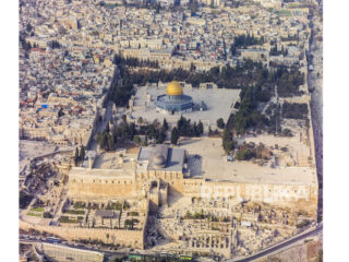 Baitul Maqdis dan Arah Peradaban Baru: Bedah Prakata Edisi 1–5 Buku Rencana Strategis Pembebasan Masjid Al-Aqsa