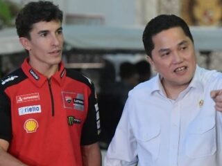 Juara dunia MotoGP 2025, Marc Marquez baru saja bertemu Presiden Prabowo Subianto di Istana Kepresidenan, Jakarta, Selasa (30/9). Pembalap Ducati itu merasa senang bisa kembali ke Indonesia dan tampil di GP Mandalika pada Oktober nanti.(foto:bagus/kemenpora.go.id)