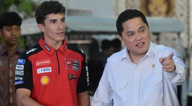 Juara dunia MotoGP 2025, Marc Marquez baru saja bertemu Presiden Prabowo Subianto di Istana Kepresidenan, Jakarta, Selasa (30/9). Pembalap Ducati itu merasa senang bisa kembali ke Indonesia dan tampil di GP Mandalika pada Oktober nanti.(foto:bagus/kemenpora.go.id)