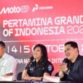 Penyelenggaraan event balap motor MotoGP seri ke-18 Pertamina Grand Prix of Indonesia 2025 tinggal sehari lagi. Persiapan event yang akan digelar pada 3-5 Oktober mendatang ini telah mencapai 100%, termasuk persiapan petugas yang bekerja sebagai marshal di Mandalika adalah seluruhnya asli anak bangsa, Nusa Tenggara Barat (NTB).(foto:Andre/kemenpora.go.id)