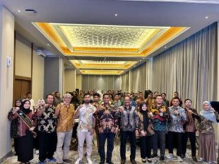 Kementerian Pemuda dan Olahraga Republik Indonesia (Kemenpora) melalui Deputi Bidang Pelayanan Kepemudaan menggelar kegiatan Serap Aspirasi Revisi Undang-Undang Nomor 40 Tahun 2009 tentang Kepemudaan, bertempat di The Jogja, Kota Yogyakarta pada Senin, (10/11). Kegiatan serap aspirasi tersebut mengundang unsur pentahelix yakni unsur akademisi, mahasiswa, komunitas, organisasi kepemudaan, serta para pemangku kepentingan di bidang kepemudaan.(foto:dok/kemenpora.go.id)