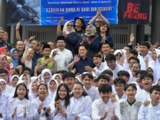 Menteri Pemuda dan Olahraga (Menpora) RI Erick Thohir menghadiri acara Stand Up Against Bullying di SMAN 3 Jakarta, Jalan Taman Setia Budi II Nomor 1, Kuningan Setiabudi, Jakarta Selatan, Jumat (14/11) pagi.(foto:bagus/kemenpora.go.id)