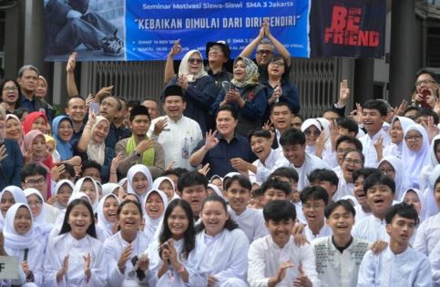 Menteri Pemuda dan Olahraga (Menpora) RI Erick Thohir menghadiri acara Stand Up Against Bullying di SMAN 3 Jakarta, Jalan Taman Setia Budi II Nomor 1, Kuningan Setiabudi, Jakarta Selatan, Jumat (14/11) pagi.(foto:bagus/kemenpora.go.id)