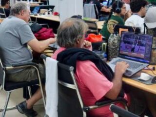 Penyelenggaraan MotoGP Mandalika 2025 mendapat apresiasi positif dari jurnalis dan fotografer internasional yang meliput ajang bergengsi tersebut. Peningkatan fasilitas dan layanan di Media Center Dorna, Pertamina Mandalika International Circuit, Lombok, Nusa Tenggara Barat, dinilai semakin baik, bersih, dan ramah bagi media.(foto:Andre/kemenpora.go.id)