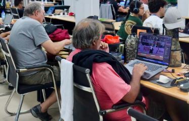 Penyelenggaraan MotoGP Mandalika 2025 mendapat apresiasi positif dari jurnalis dan fotografer internasional yang meliput ajang bergengsi tersebut. Peningkatan fasilitas dan layanan di Media Center Dorna, Pertamina Mandalika International Circuit, Lombok, Nusa Tenggara Barat, dinilai semakin baik, bersih, dan ramah bagi media.(foto:Andre/kemenpora.go.id)