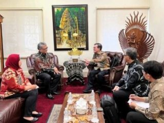 Kementerian Pemuda dan Olahraga RI melakukan audiensi dengan Konsulat Jenderal RI di Melbourne dalam rangka memperkuat kerja sama program pertukaran pemuda Indonesia–Australia (AIYEP), Rabu 19 November 2025. (foto:dok/kemenpora.go.id)