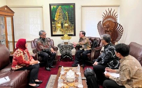 Kementerian Pemuda dan Olahraga RI melakukan audiensi dengan Konsulat Jenderal RI di Melbourne dalam rangka memperkuat kerja sama program pertukaran pemuda Indonesia–Australia (AIYEP), Rabu 19 November 2025. (foto:dok/kemenpora.go.id)