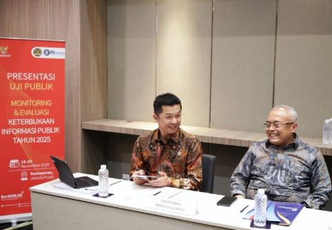Wakil Menteri Pemuda dan Olahraga (Wamenpora) RI Taufik Hidayat mewakili Menpora Erick Thohir menghadiri Presentasi Uji Publik Monitoring dan Evaluasi (Monev) Keterbukaan Informasi Publik Tahun 2025 di Hotel Grand Mercure Kemayoran, Jakarta Pusat (Jakpus), Rabu (19/11) siang.⁩ Uji publik ini dilakukan dalam rangka penilaian Keterbukaan Informasi Publik Tahun 2025.(foto:raiky/kemenpora.go.id)
