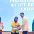 Wakil Menteri Pemuda dan Olahraga (Wamenpora) RI Taufik Hidayat mewakili Menpora Erick Thohir menghadiri Peluncuran Program Beasiswa Atlet Berprestasi 2025 di Auditorium Gedung D Kementerian Pendidikan Tinggi, Sains, dan Teknologi (Kemendiktisaintek), Jalan Jenderal Sudirman, Pintu Satu Senayan, Rabu (22/10) siang. (foto:bagus/kemenpora.go.id)
