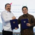 Menteri Pemuda dan Olahraga (Menpora) RI Erick Thohir melakukan penandatanganan Nota Kesepahaman dengan Jaksa Agung RI Sanitiar (ST) Burhanuddin di Auditorium Wisma Kemenpora, Jalan Gerbang Pemuda Nomor 3, Senayan, Senin (24/11) pagi. Nota kesepahaman ini terkait koordinasi pelaksanaan tugas dan fungsi di bidang hukum, kepemudaan, dan keolahragaan.(foto:raiky/kemenpora.go.id)