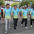 Wakil Menteri Pemuda dan Olahraga Republik Indonesia (Wamenpora RI) Taufik Hidayat, bersama Ketua Dewan Perwakilan Daerah Republik Indonesia (DPD RI) Sultan Bachtiar Najamudin, para Dubes dan perwakilan kementerian/lembaga melepas DPD RI Green Democracy Fun Walk di Plaza Timur Gelora Bung Karno (GBK) Senayan, Jakarta, Minggu (9/11).(foto:bagus/kemenpora.go.id)