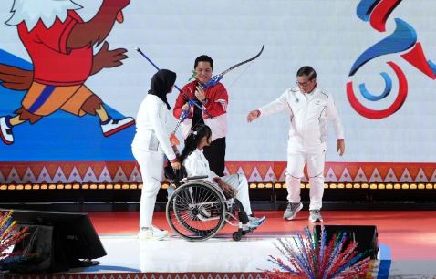 Menteri Pemuda dan Olahraga Republik Indonesia (Menpora RI) Erick Thohir dan Gubernur DKI Jakarta Pramono Anung secara resmi menutup Pekan Olahraga Pelajar Nasional (Popnas) XVII dan Pekan Paralimpik Pelajar Nasional (Peparpenas) XI Jakarta 2025 di GOR Mahasiswa Soemantri Brodjonegoro (GMSB), Minggu (9/11). (foto:Herry/kemenpora.go.id)
