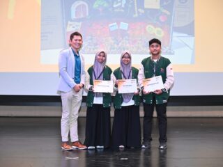 Kompetisi Robotika Internasional Singapura, Tim IIBSA Kediri Raih Medali dan Harumkan Indonesia