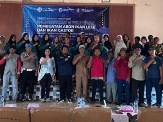 TEP 15 IPB University Dorong PKK Salor Indah Olah Lele dan Gastor Jadi Abon